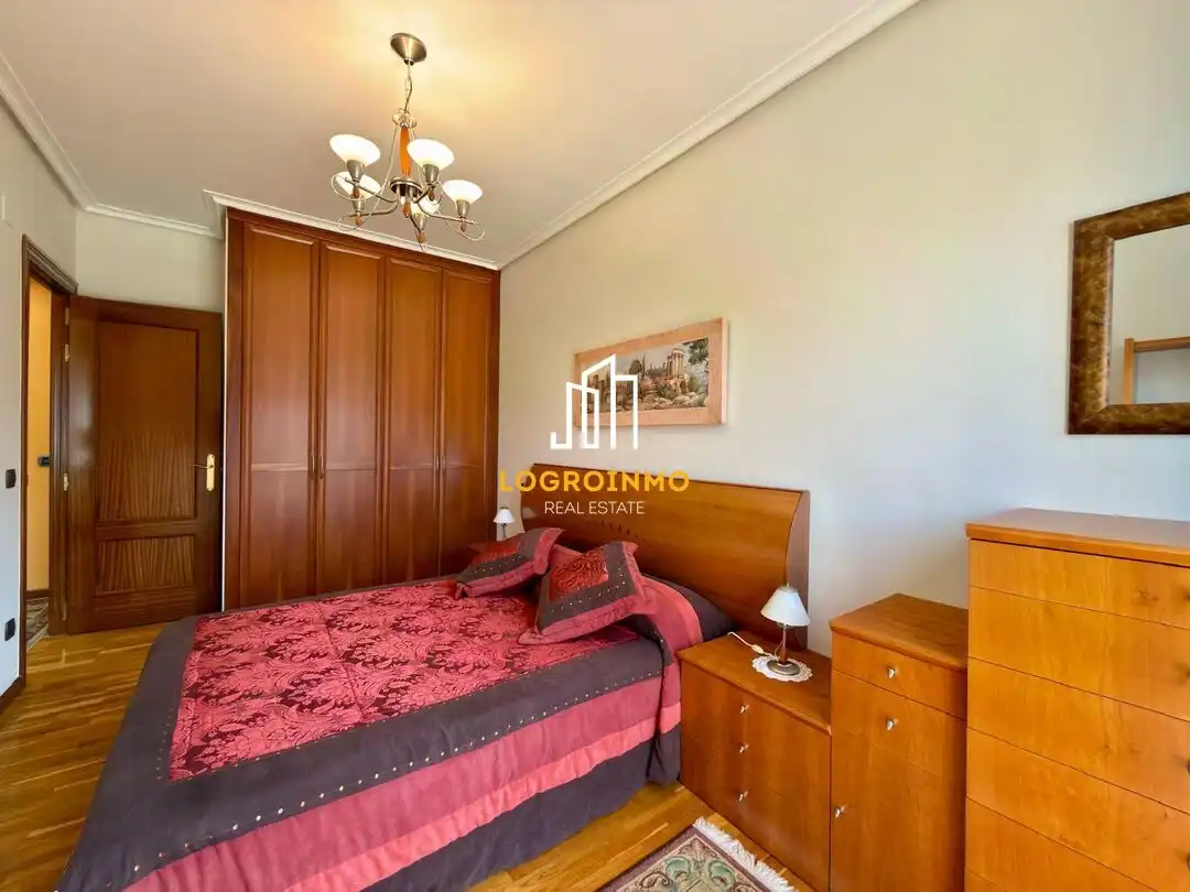 Bedroom of Flat for sale in  Logroño  with Heating, Storage room and Swimming Pool
