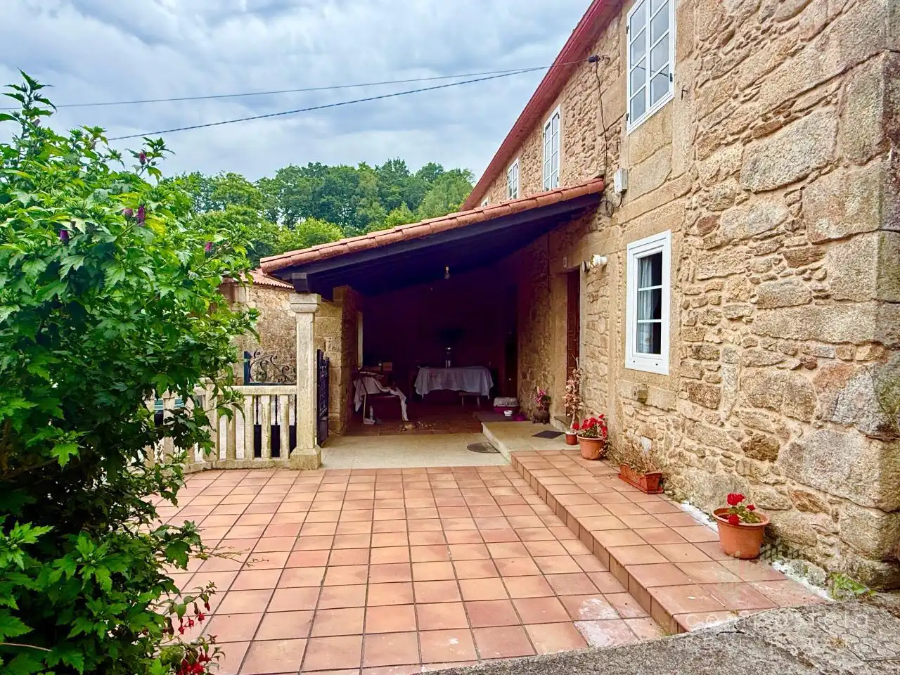 Terrassa de Casa o xalet en venda en Santiago de Compostela  amb Jardí privat i Traster