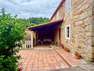 Casa con jardín en venta en Pontealvar