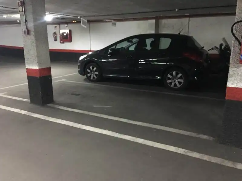 Garaje en venta en Paseo de la Castellana, Cuatro Caminos - Azca