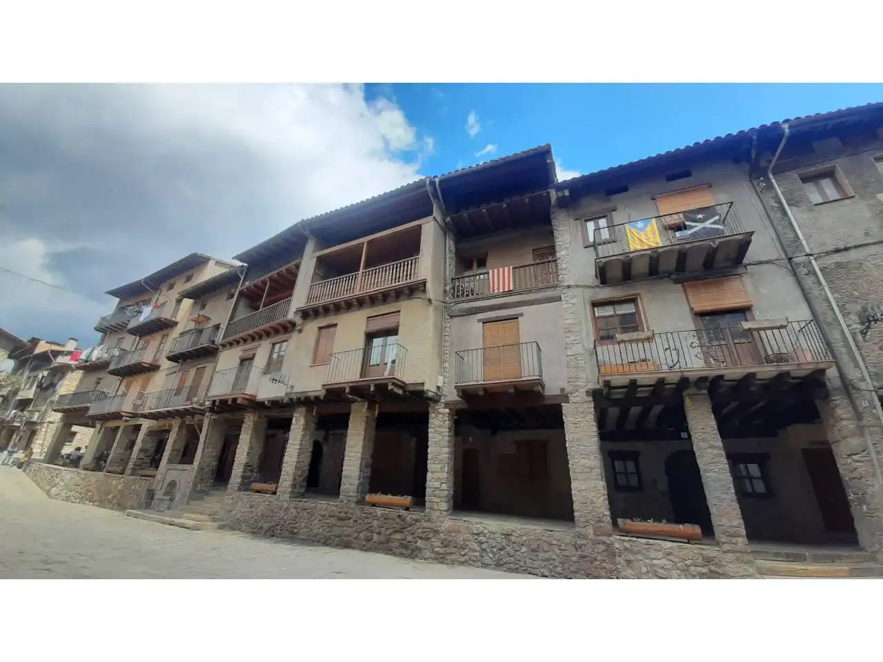 Vista exterior de Dúplex en venta en Bagà con Balcón