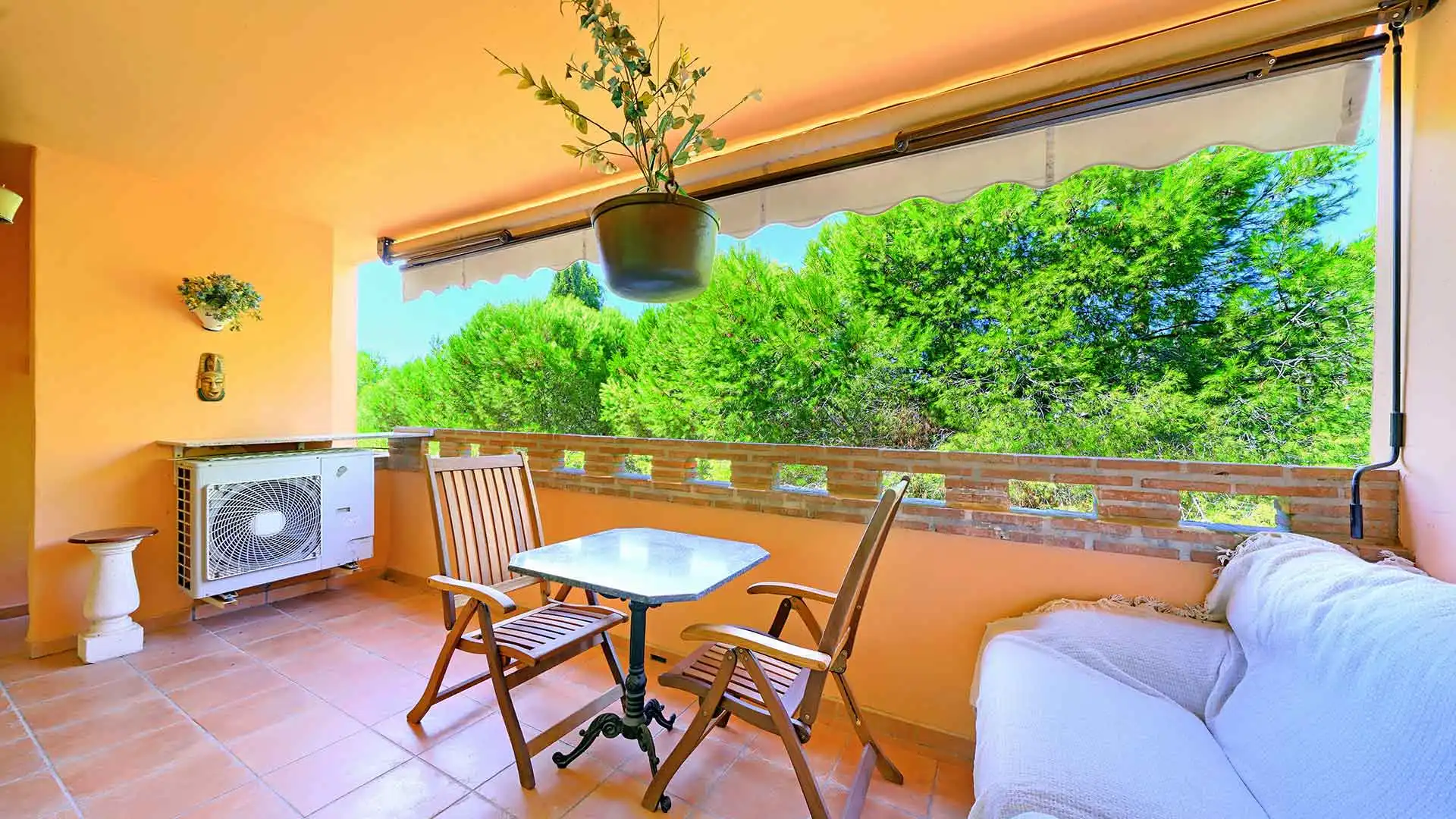 Apartment with pool for sale in Milla de Oro