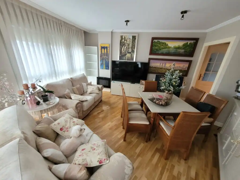 Sala de estar de Piso en venta en Avilés con Amueblado