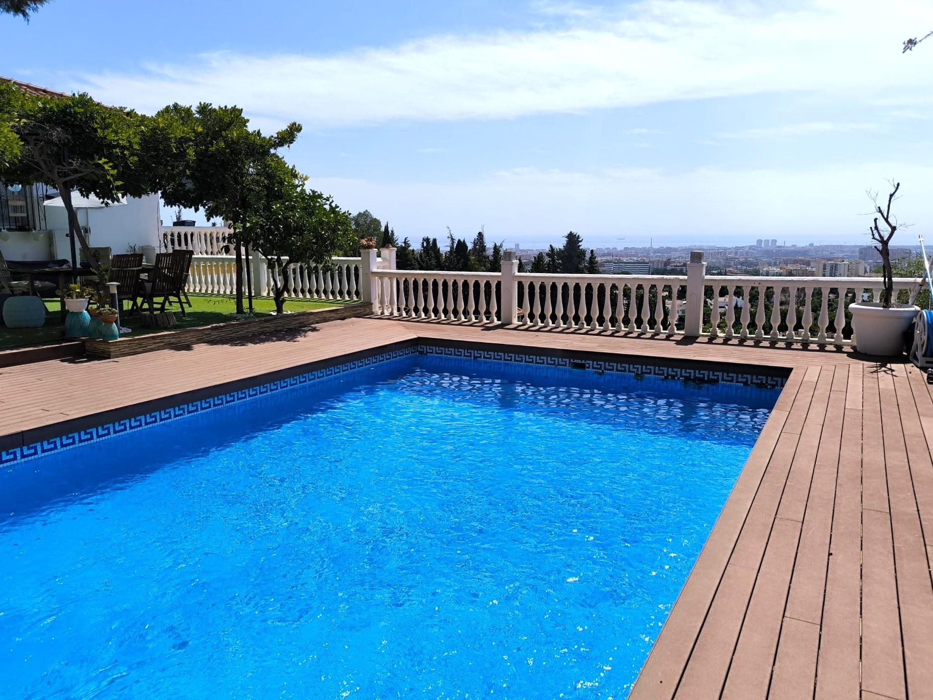 Piscina de Casa o xalet en venda en Málaga Capital amb Aire condicionat, Jardí privat i Terrassa