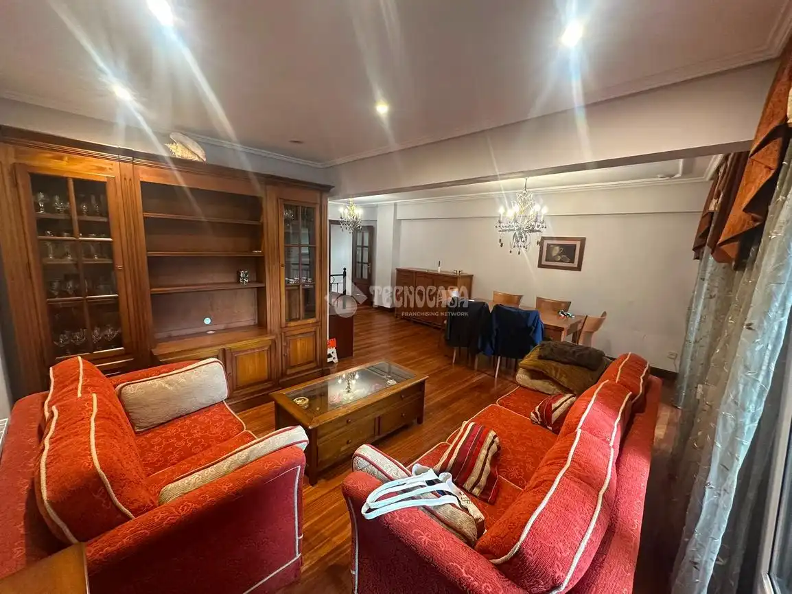Sala d'estar de Dúplex en venda en Bilbao  amb Calefacció i Moblat