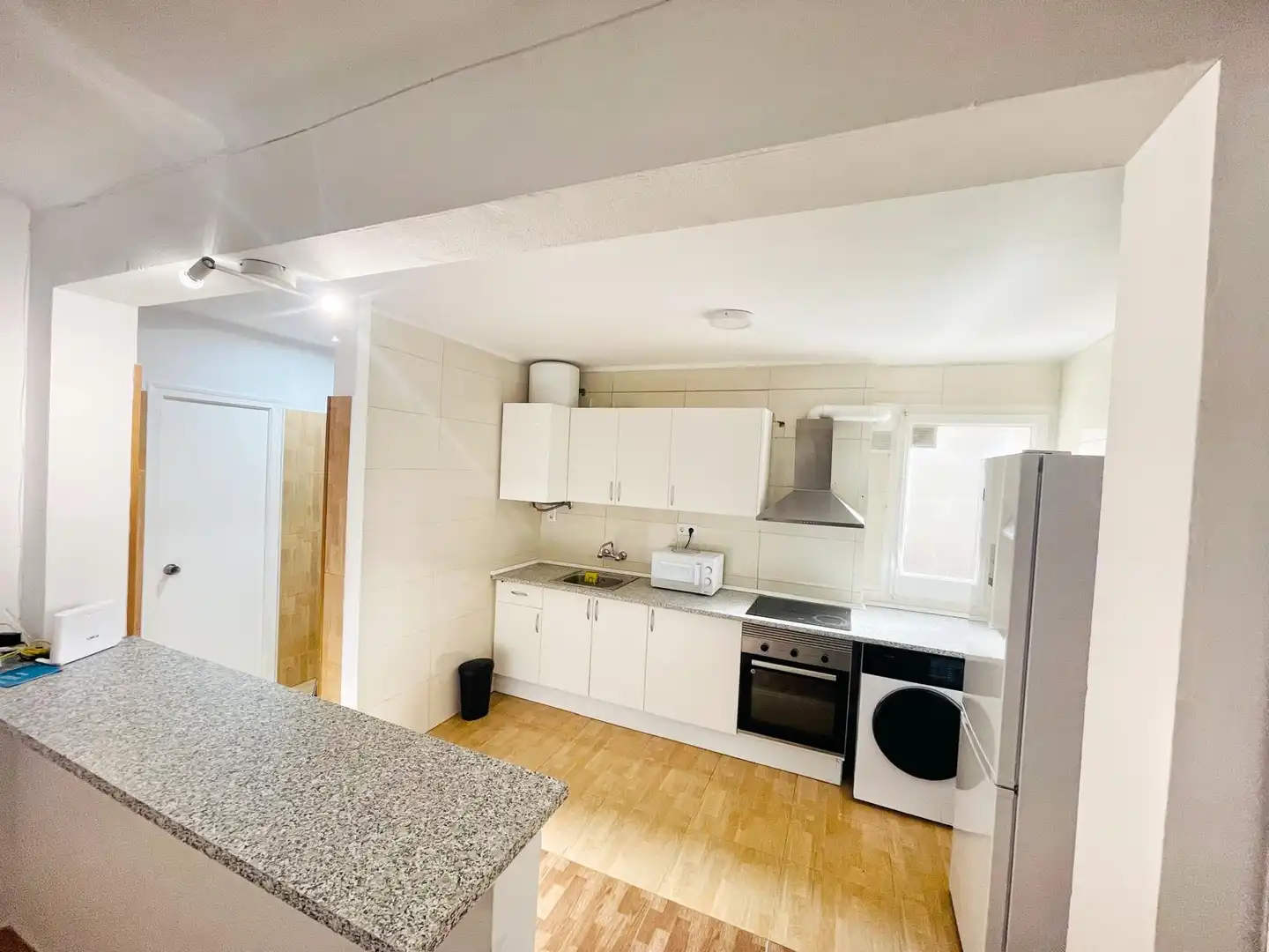 Cocina de Piso para compartir en Manresa con Amueblado, Horno y Lavadora
