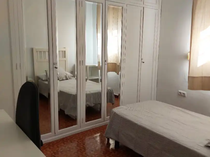 Dormitori de Pis en venda en  Sevilla Capital amb Aire condicionat, Terrassa i Balcó