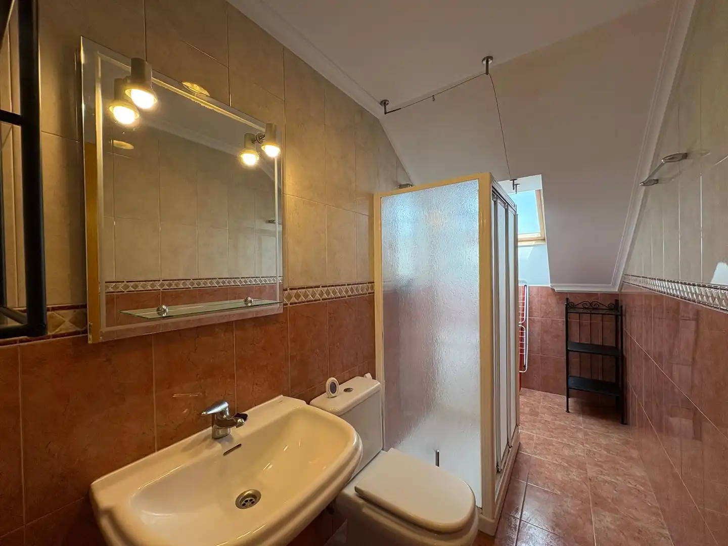Baño de Ático en venta en Suances con Calefacción, Trastero y Amueblado