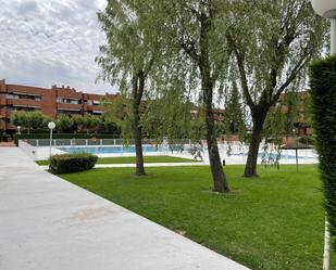 Swimming pool of Flat for sale in Pozuelo de Alarcón  with Air Conditioner and Terrace