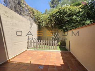 Casa amb balcó en venda a Carrer de Pontevedra