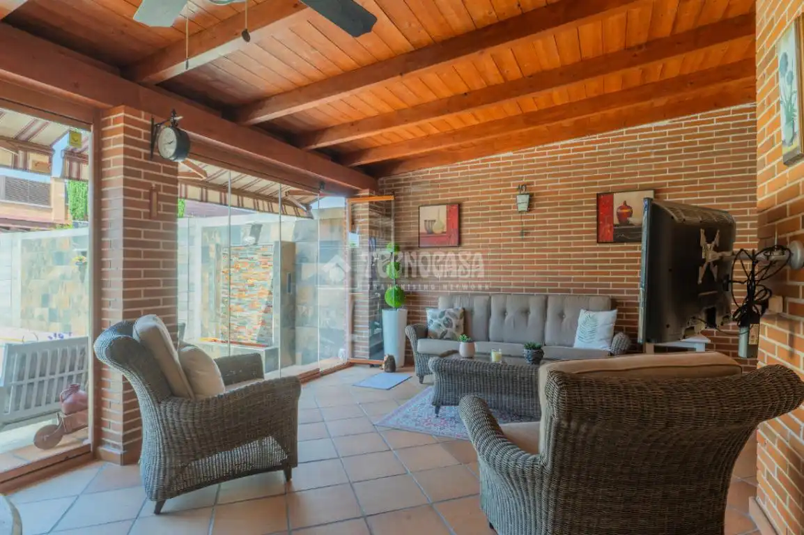 Terrassa de Casa adosada en venda en Arroyomolinos (Madrid) amb Aire condicionat, Calefacció i Jardí privat