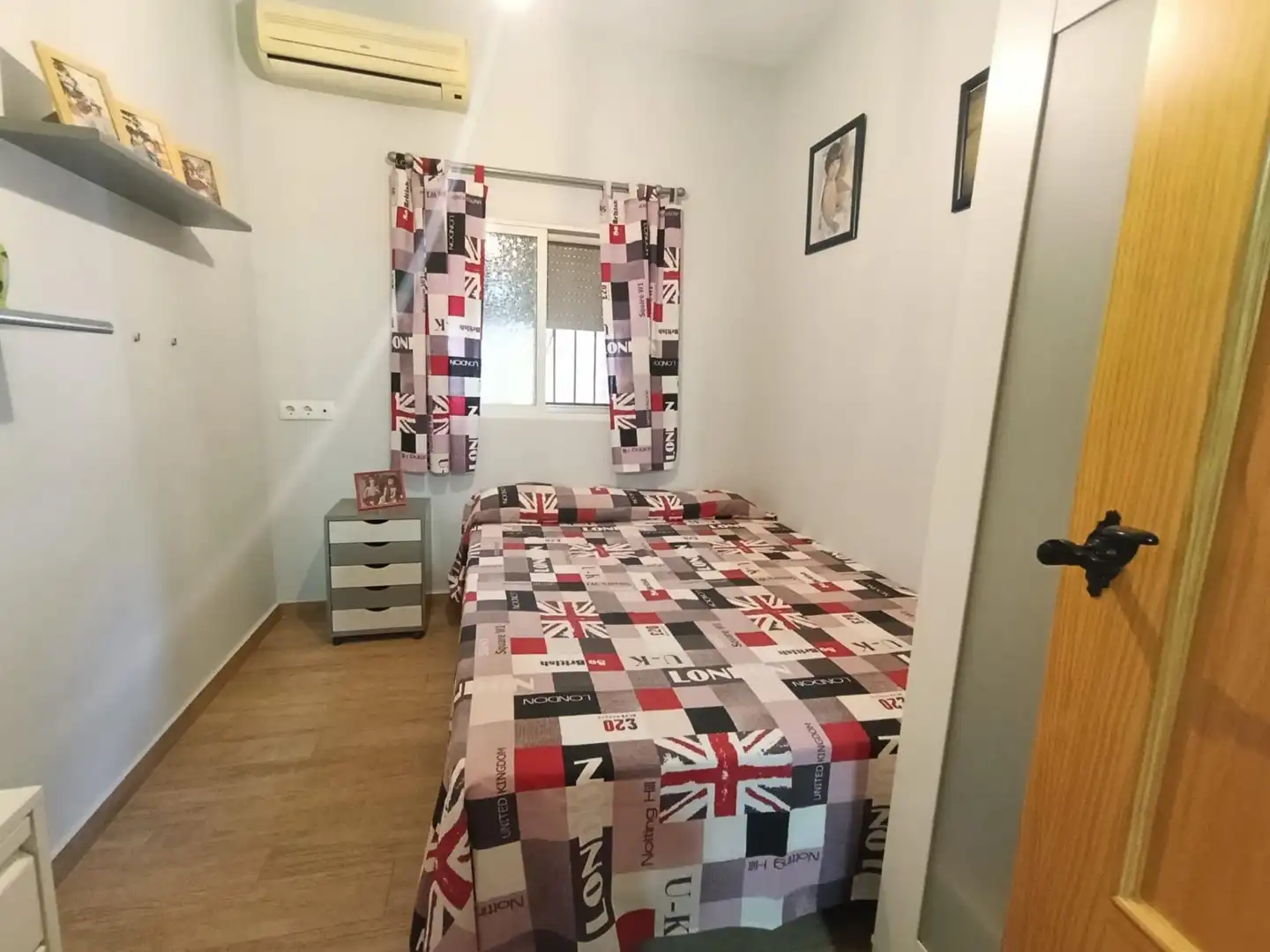 Habitación de Casa o chalet en venta en Chiclana de la Frontera con Jardín privado, Terraza y Piscina