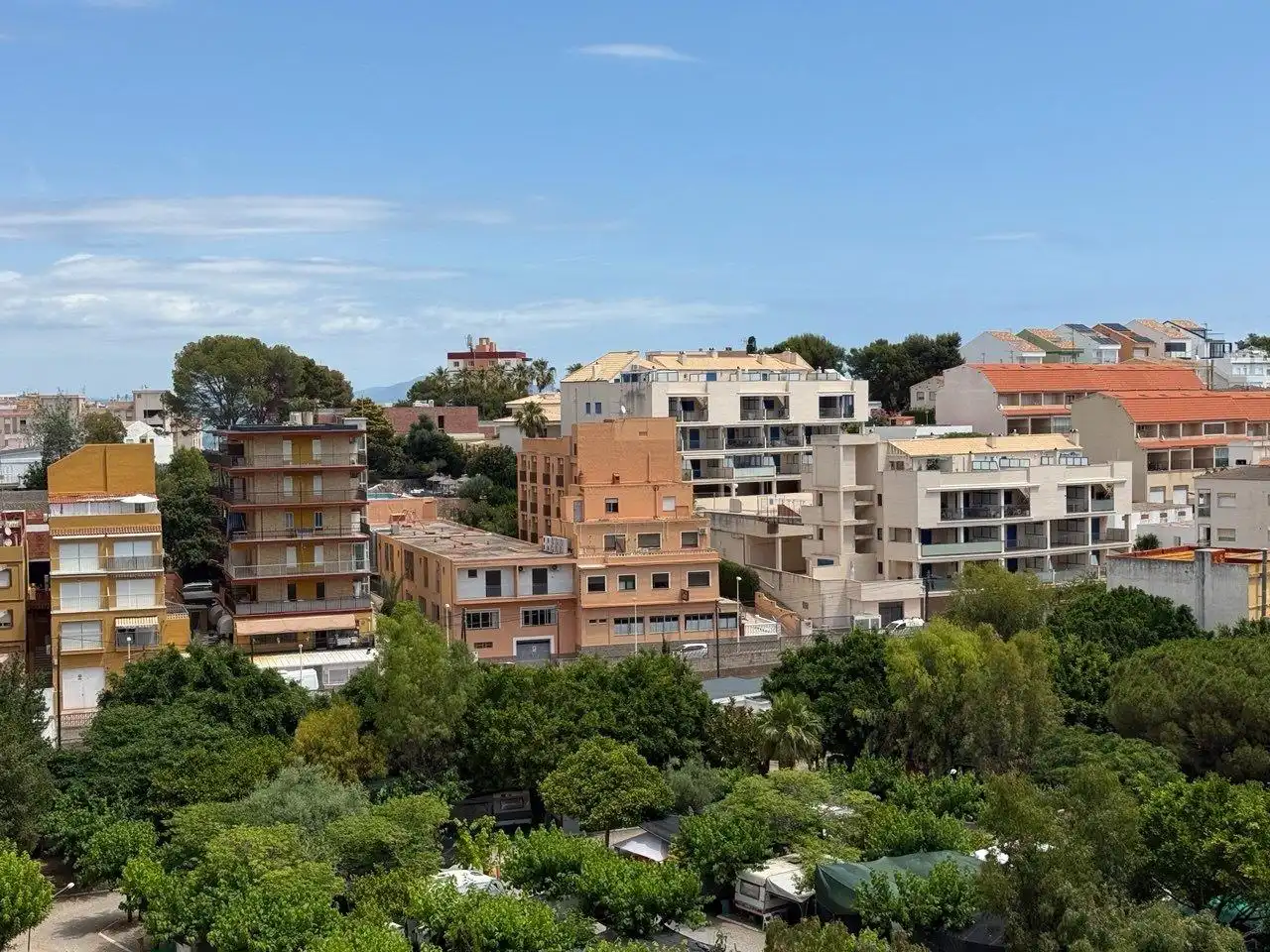 Vista exterior de Piso de alquiler en Oropesa del Mar / Orpesa con Balcón y Piscina comunitaria