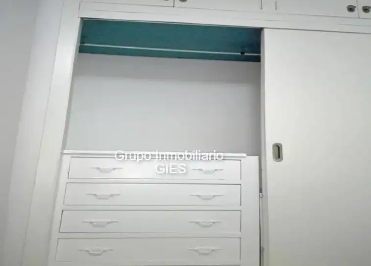 Habitación de Apartamento en venta en Valencia con Aire acondicionado, Calefacción y Horno