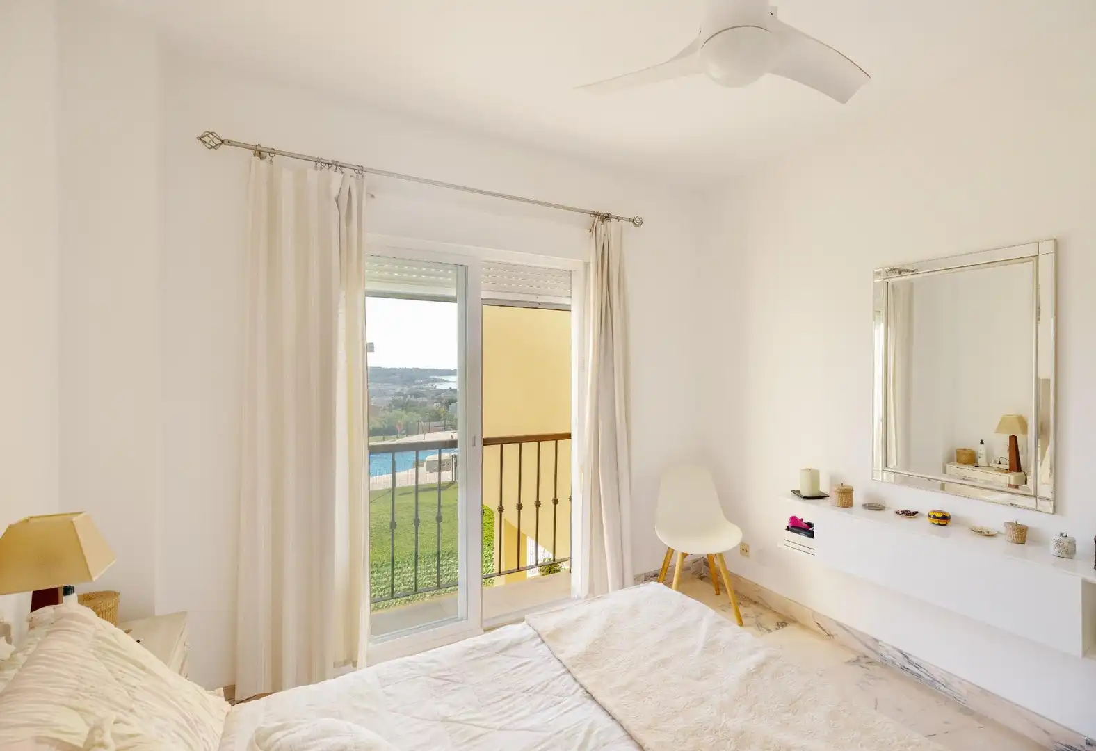 Bedroom of Flat for sale in Mijas  with Air Conditioner, Terrace and Storage room