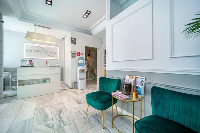 Local comercial en Alquiler en Avenida ESPAÑA en Zona Monte El Pilar