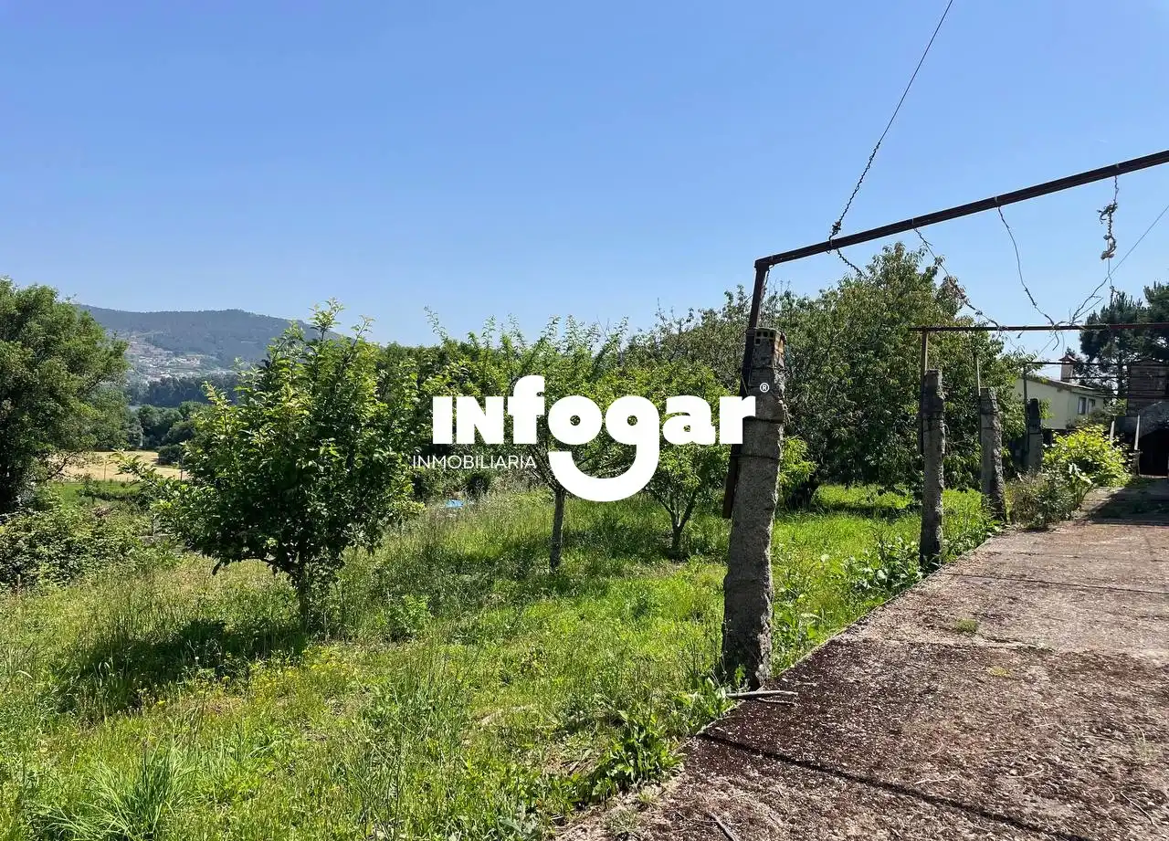 Casa o xalet en venda en O Rosal   amb Jardí privat, Parquet i Terrassa