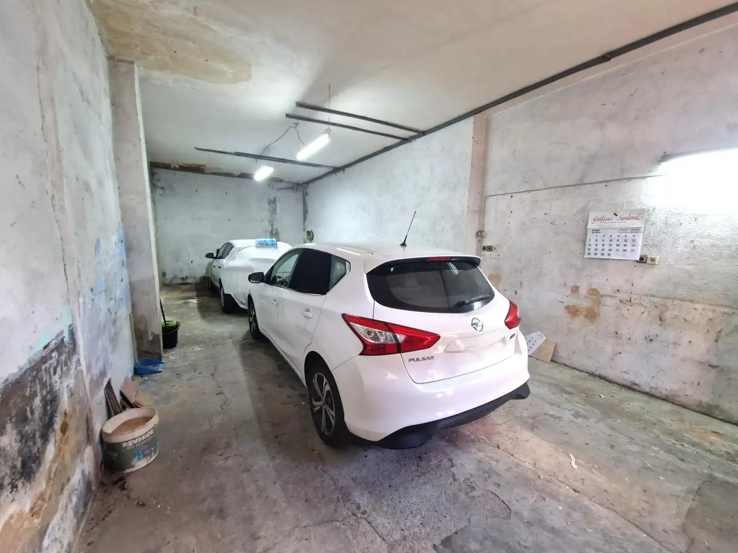Parkplatz von Einfamilien-Reihenhaus zum Verkauf in Plasencia mit Klimaanlage, Terrasse und Abstellraum