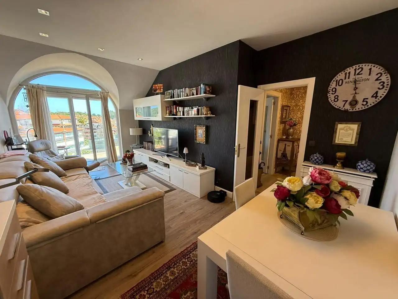 Sala de estar de Ático en venta en Castro-Urdiales con Calefacción, Terraza y Trastero