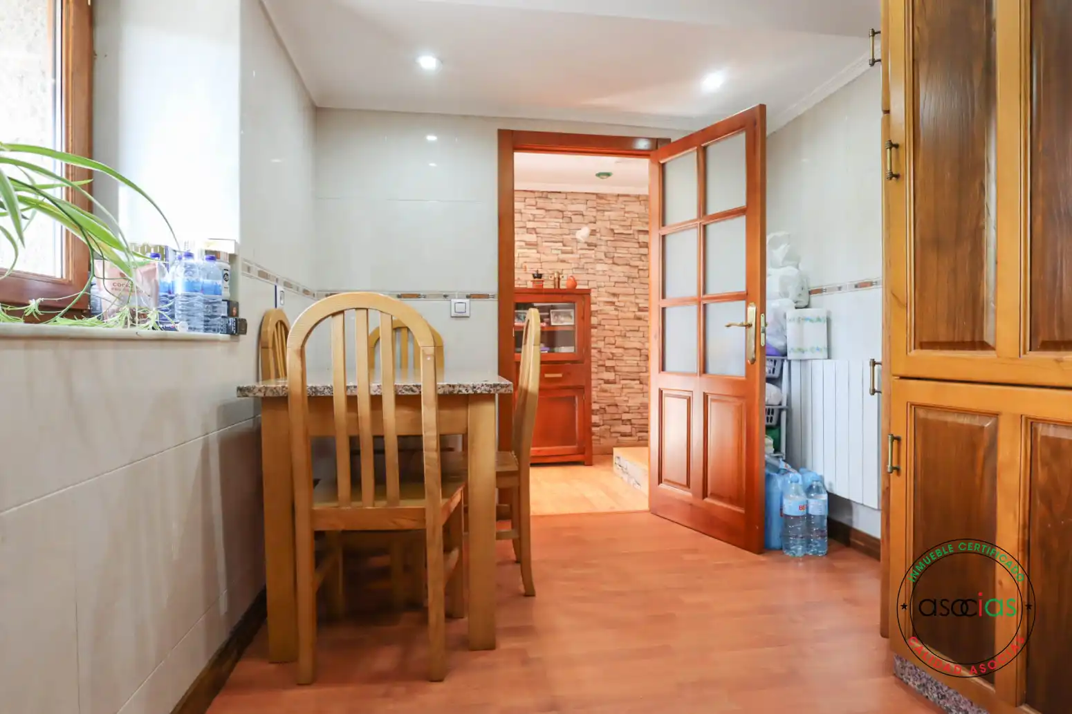 Cuina de Casa adosada en venda en Ribera de Arriba amb Calefacció, Parquet i Terrassa
