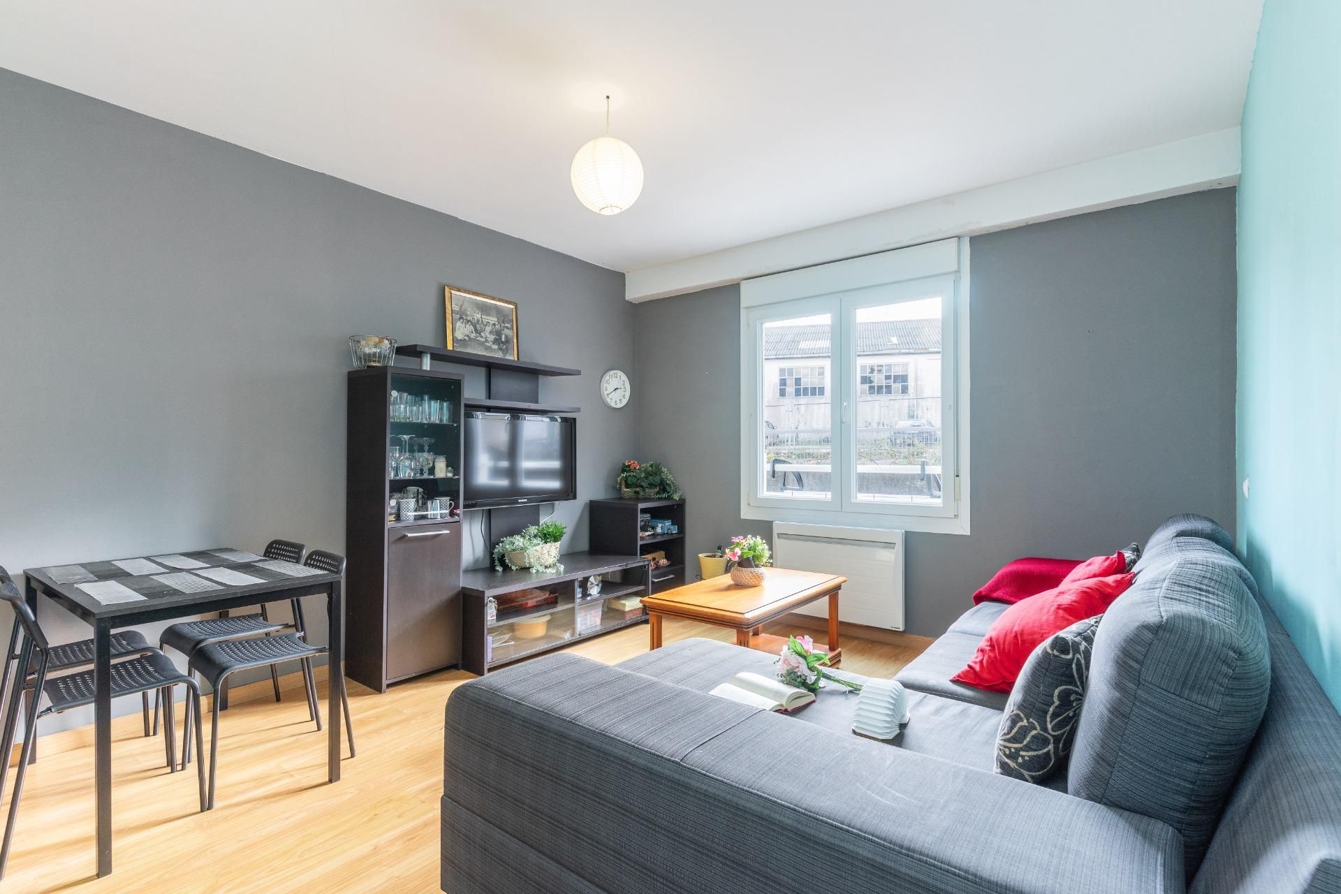 Sala d'estar de Pis en venda en Llanes amb Calefacció, Terrassa i Traster