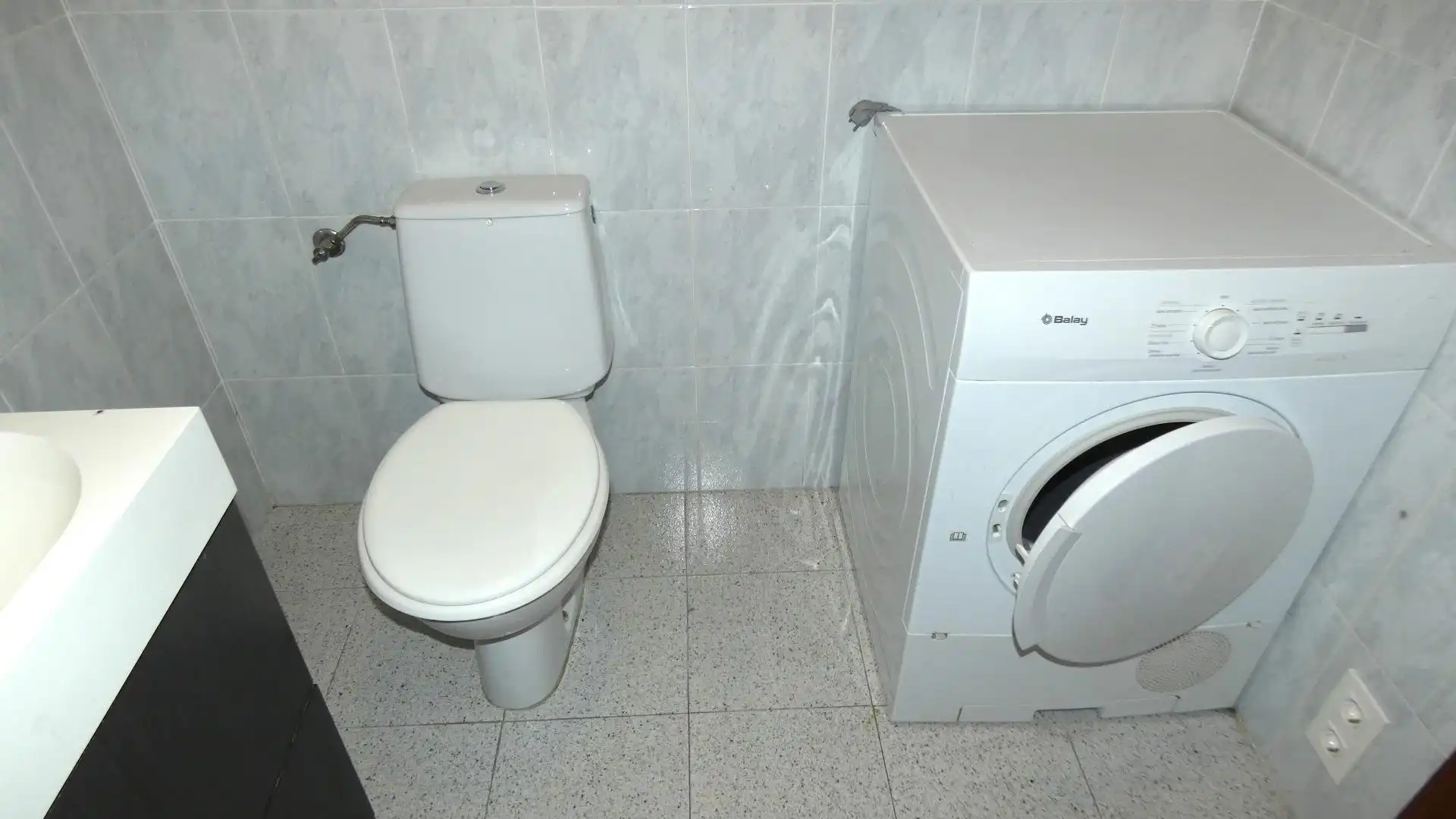 Bany de Pis en venda en Utebo amb Calefacció, Traster i Balcó