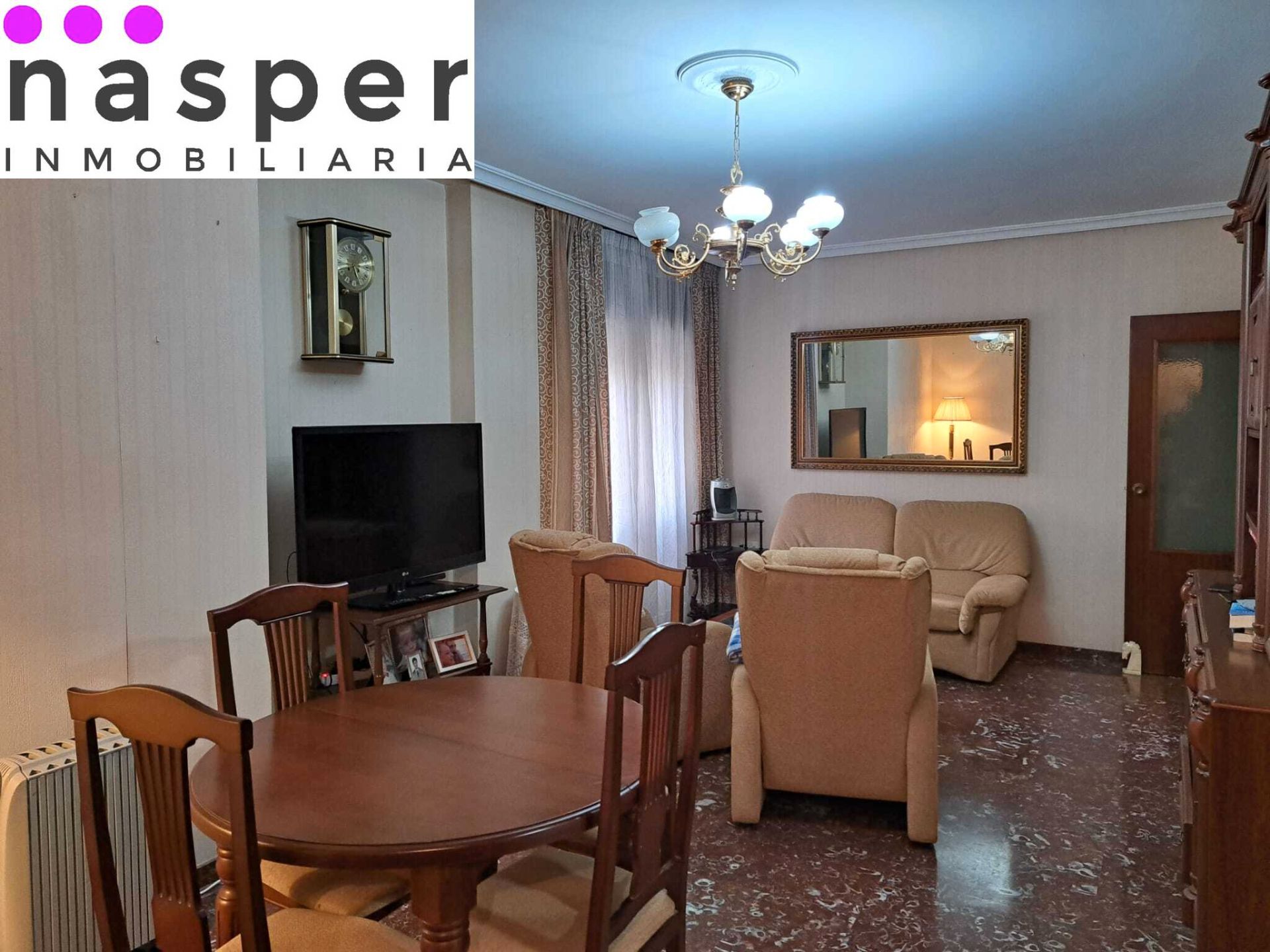 Sala d'estar de Pis en venda en  Sevilla Capital