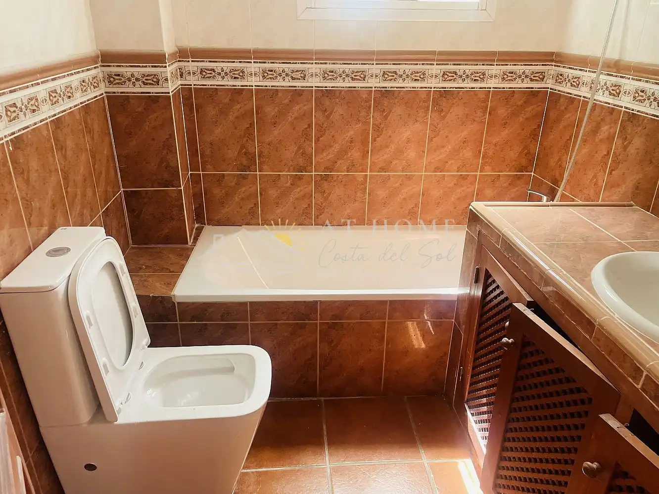 Baño de Casa o chalet de alquiler en Nerja con Terraza, Piscina y Horno