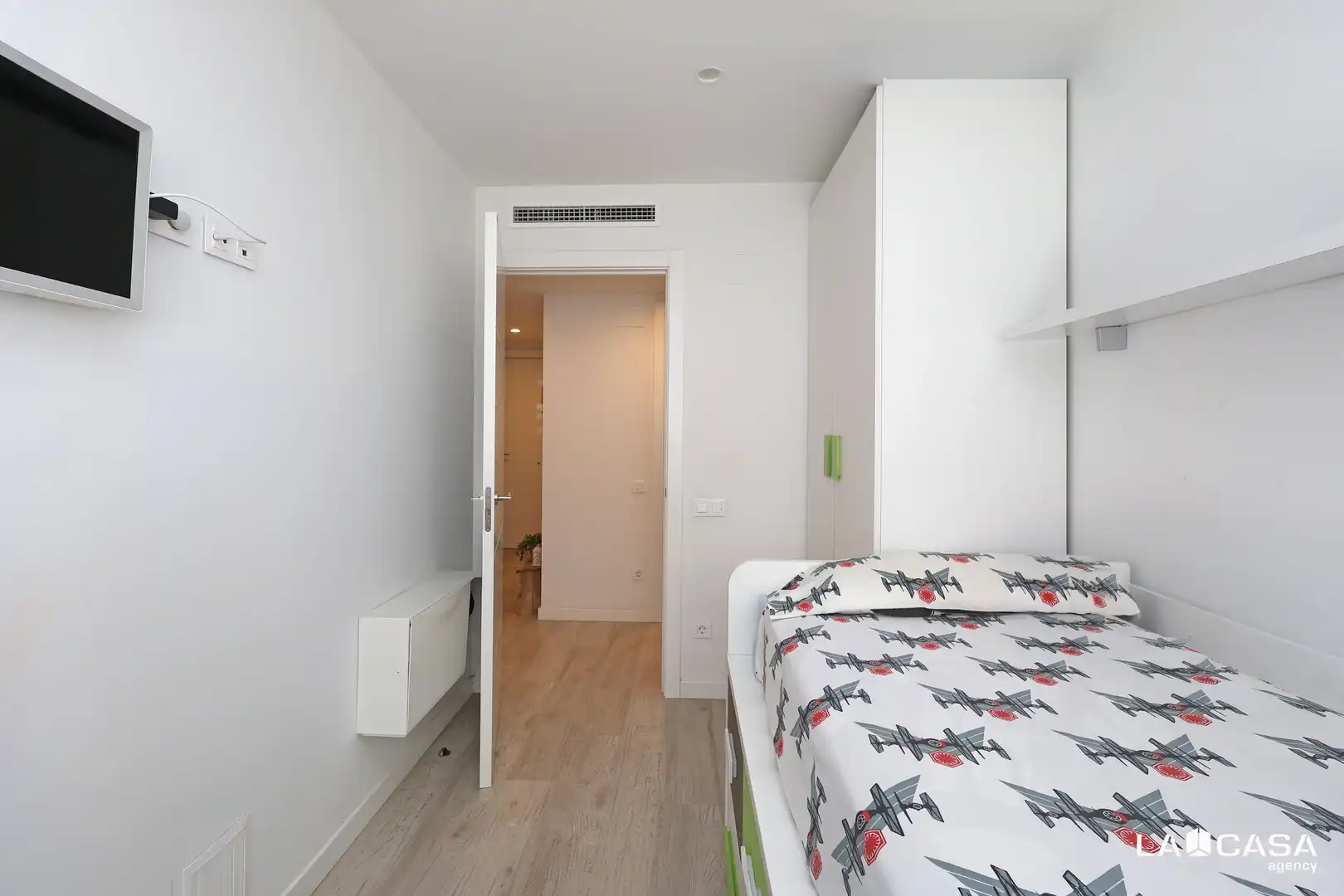 Bedroom of Flat for sale in L'Hospitalet de Llobregat  with Terrace and Swimming Pool