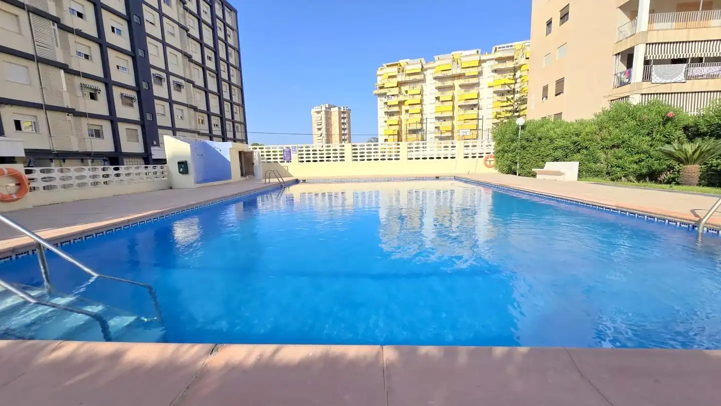 Piscina de Apartamento en venta en Gandia con Aire acondicionado, Terraza y Amueblado