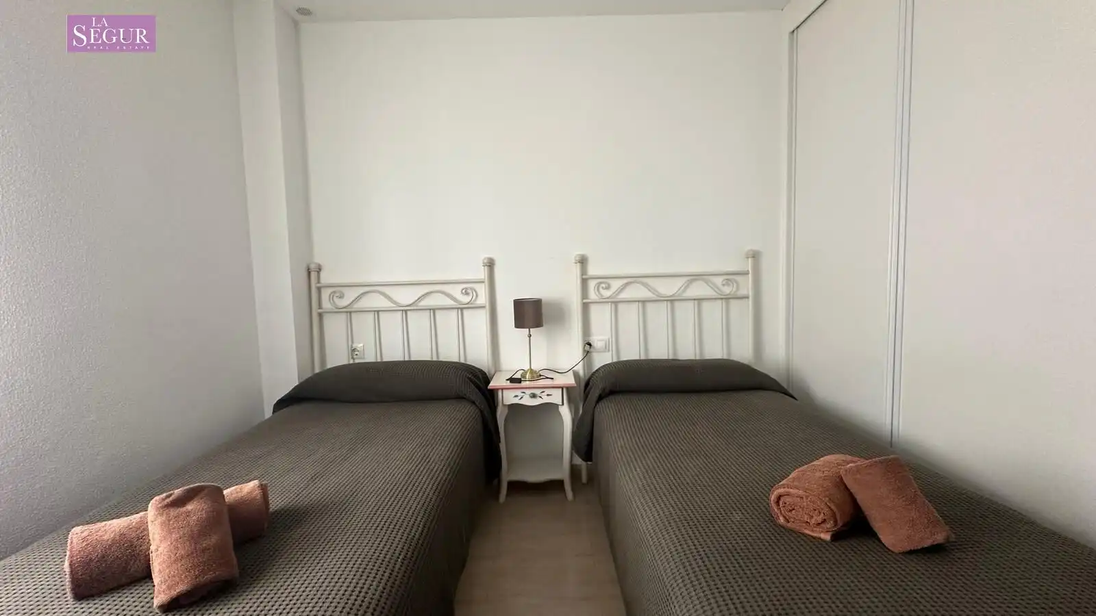 Bedroom of Flat for sale in Conil de la Frontera  with Terrace, Furnished and Community pool