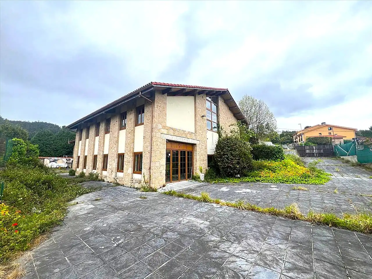 Vista exterior de Casa adosada en venda en Arteixo amb Jardí privat i Parquet