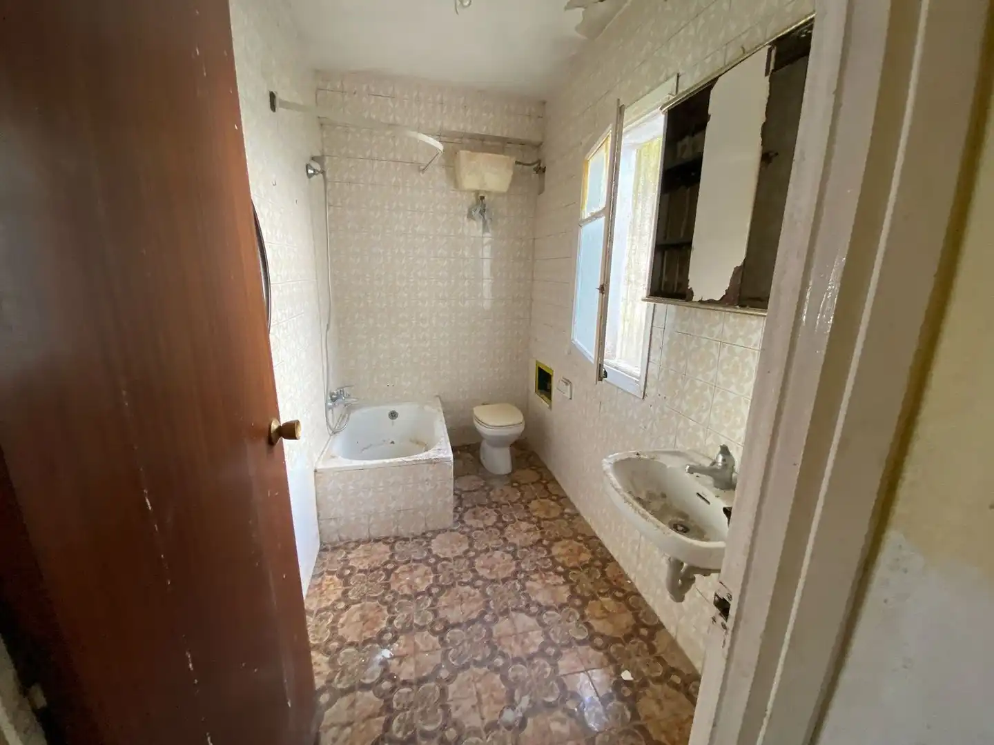 Bathroom of Buildings for sale in Briviesca