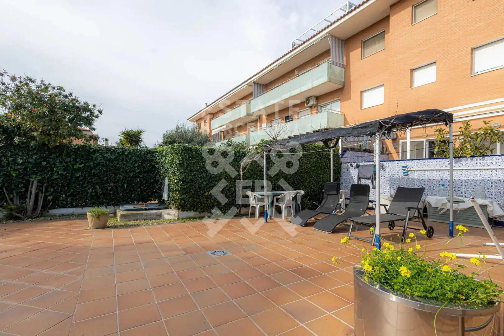 Ground floor with pool for sale in Carrer Illes Canàries, imagen 2