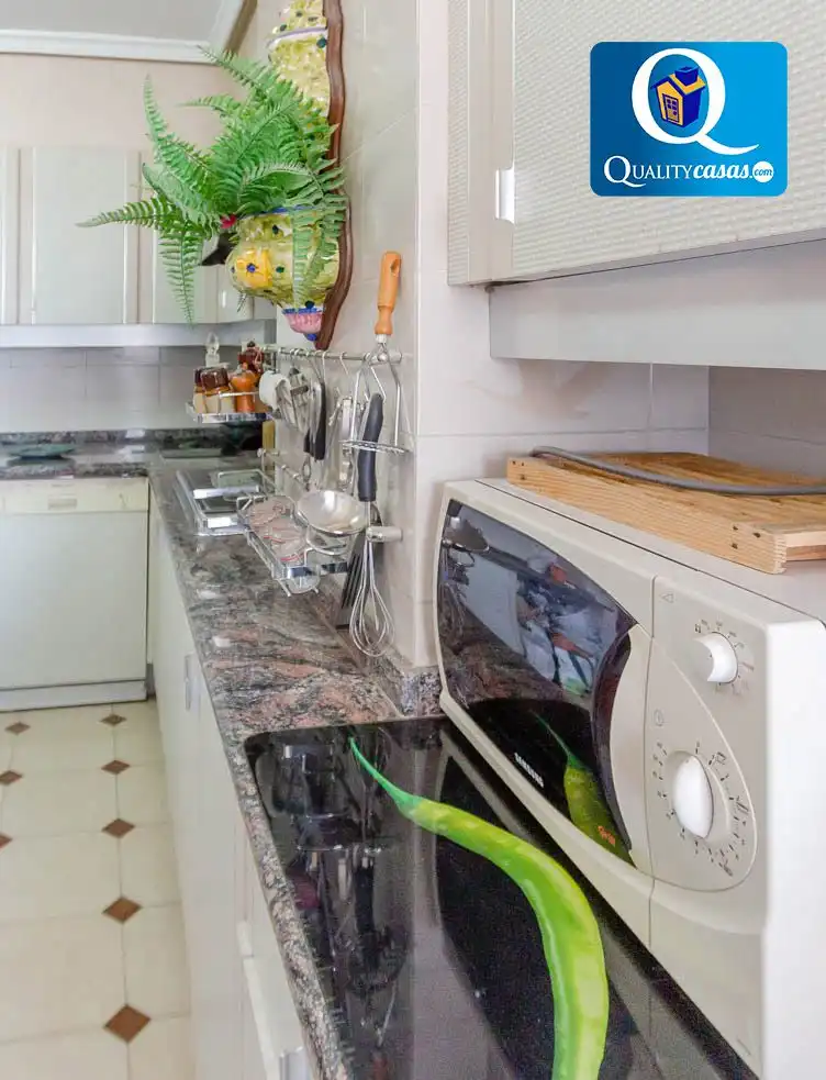 Cuina de Apartament en venda en Alicante / Alacant amb Aire condicionat, Calefacció i Terrassa