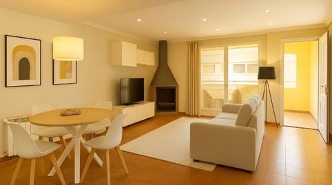 Foto 2 de Casa adosada en venta en Plaça del Pilar, Avenida de Abril - 9 de Octubre, Sagunto / Sagunt