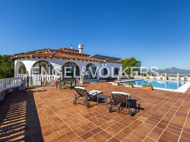 Casa amb piscina en venda a Oliva pueblo