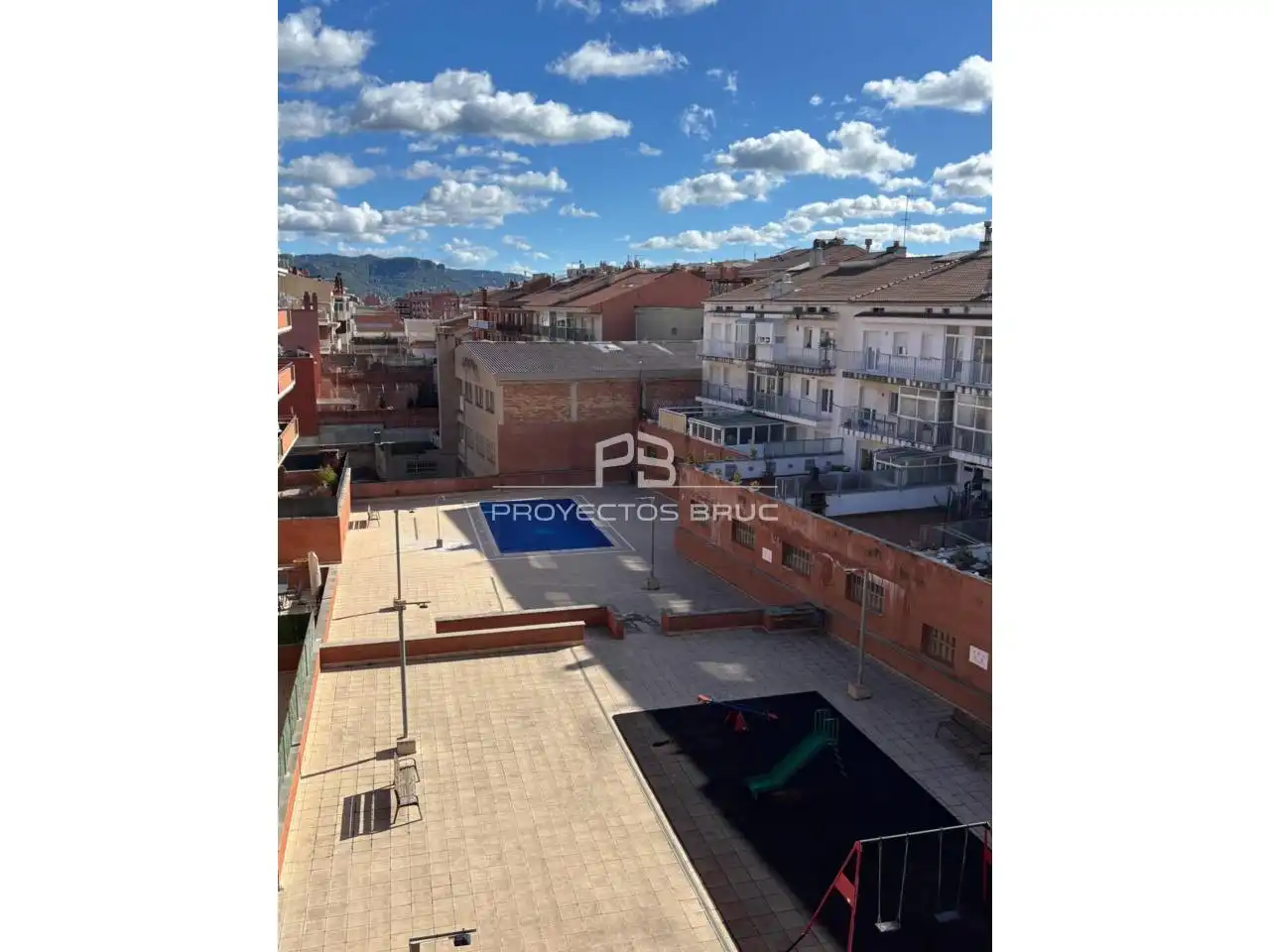 Vista exterior de Piso en venta en Igualada con Aire acondicionado, Parquet y Terraza