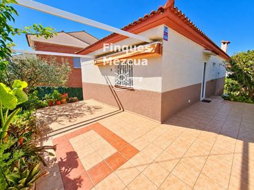 Xalet en venda a Segur de Calafell