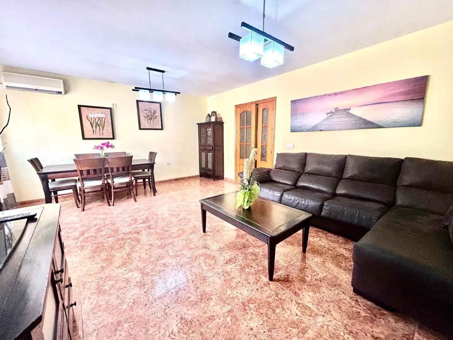 Sala d'estar de Casa adosada en venda en Roquetas de Mar amb Aire condicionat, Calefacció i Terrassa