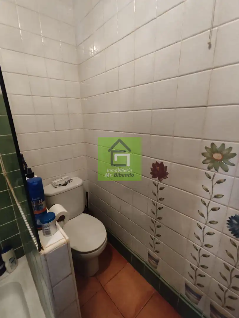 Bany de Casa o xalet en venda en Zamora Capital  amb Calefacció, Moblat i Microones