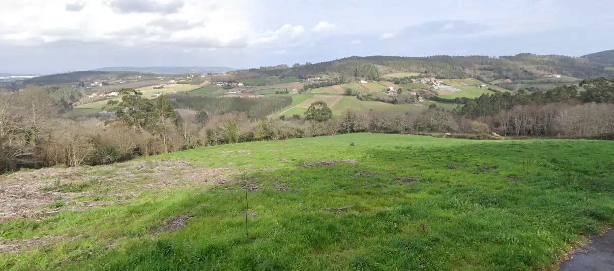 Rustikales Grundstück zum Verkauf in Travesía Laracha 2
