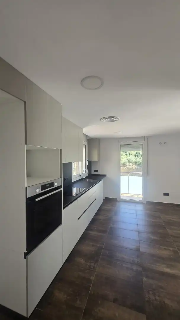 Cuina de Casa o xalet en venda en Cubelles amb Aire condicionat, Calefacció i Jardí privat