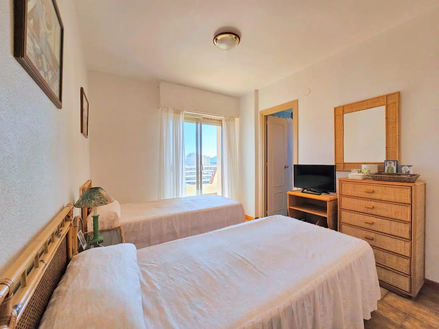 Habitación de Piso en venta en La Manga del Mar Menor con Terraza y Piscina comunitaria