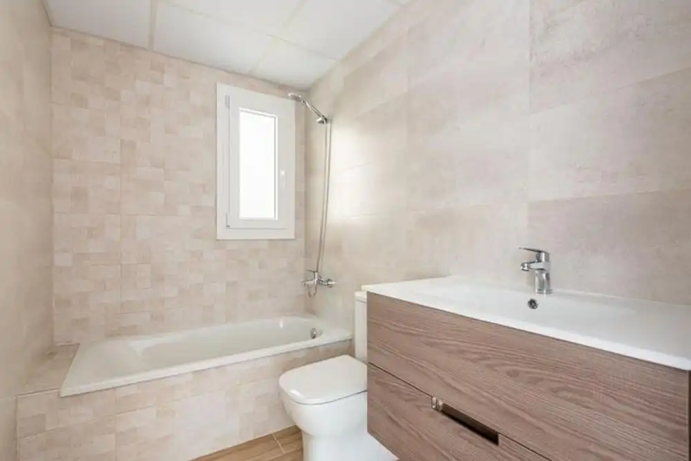 Bathroom of Apartments for rent in Marbella  with Air Conditioner, Terrace and Swimming Pool