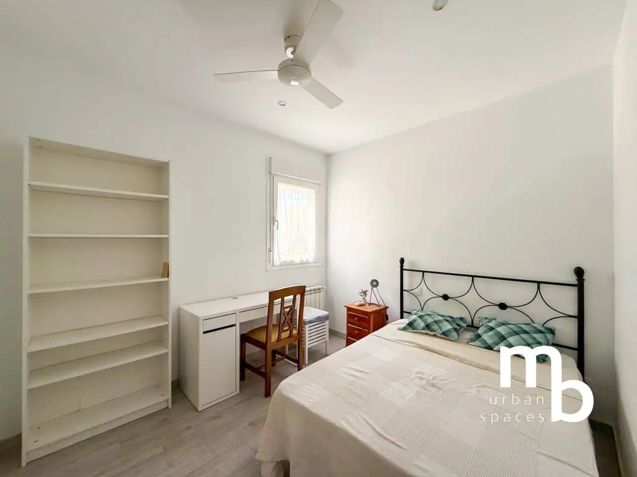 Schlafzimmer von Wohnung zur Miete in Madrid mit Klimaanlage, Heizung und Möbliert