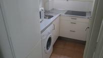 Cuina de Apartament de lloguer en  Sevilla Capital amb Aire condicionat