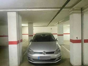 Aparcamiento en venta en Avenida De La Constitucion, 53