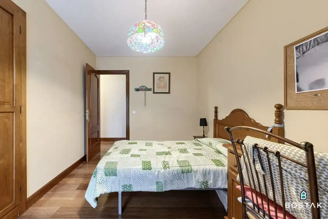 Habitación de Piso en venta en Bilbao  con Calefacción, Trastero y Amueblado