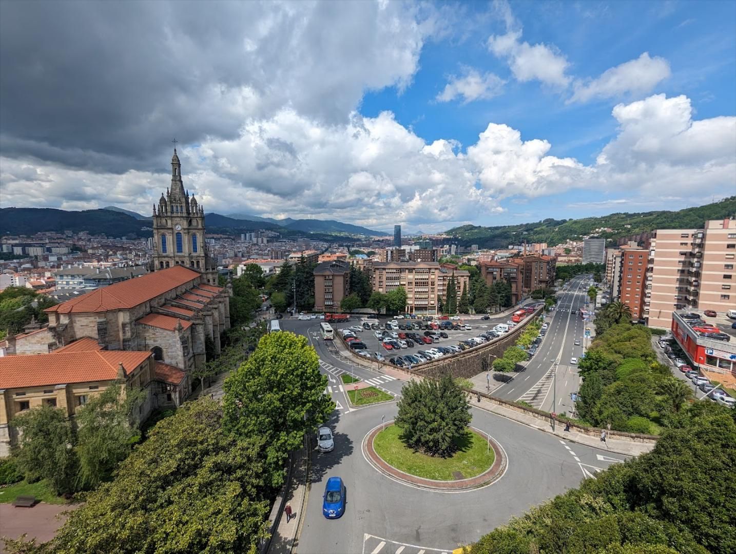 Vista exterior de Dúplex en venda en Bilbao  amb Traster